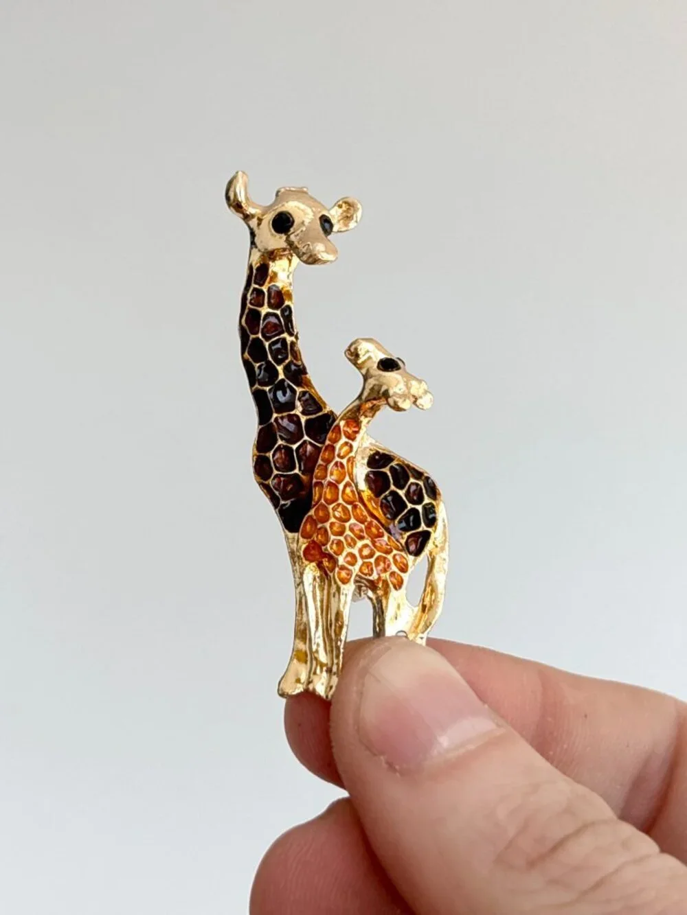Giraffe Figural Mom & Baby Animal Enameled Gold Toned Vintage Insp Brooch Pin